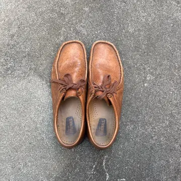 브라운 가죽 로퍼