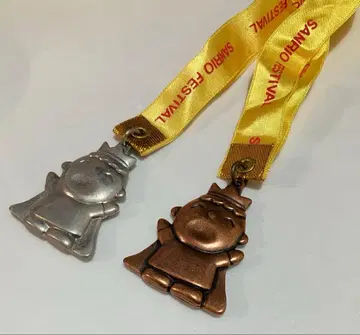 민나노 타아보 산리오 페스티벌 메달 헤이세이 레트로 은동 세트