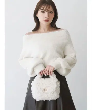 MERCURY DUO 미니 샤기 오프숄더 니트 택 포함 새상품 아이보리