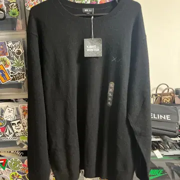 유니클로 x 카우스 캐시미어 100 크루넥 스웨터