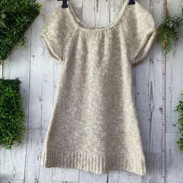 평평하게 놓았을 때 가슴 너비 42, 소매 너비 14