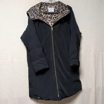 픽시 하트 후드 부착 블랙 다운 자켓 레오파드 무늬