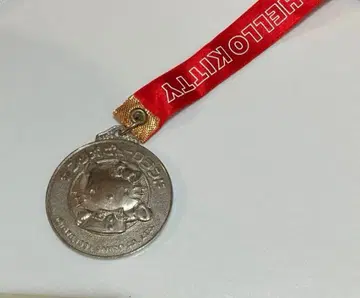 헬로키티 산리오 퓨로랜드 판타스틱 월드 메달 2