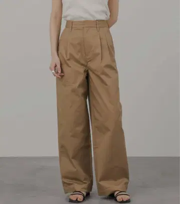 투 턱 와이드 스트레이트 치노 팬츠