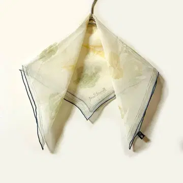 새상품급 마가렛호웰 실크 100% 스카프 정사각형 꽃무늬