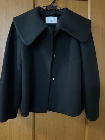 TIARA 숏코트(자켓)