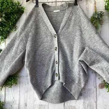 평평하게 놓았을 때 가슴 너비 67