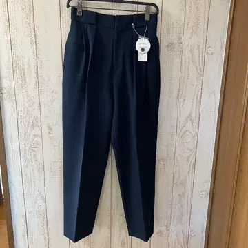 미사용 새상품 avv 네이비 테이퍼드 팬츠