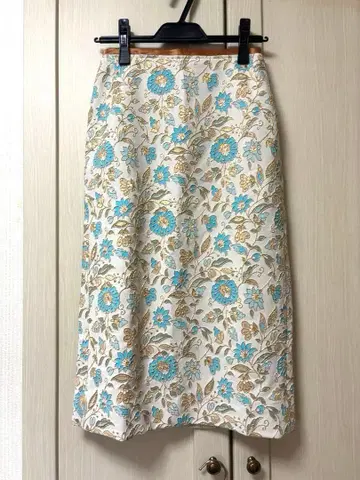 드리스반노튼 스커트