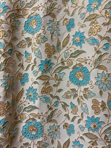 드리스반노튼 자수가 아름다운 스커트 미사용