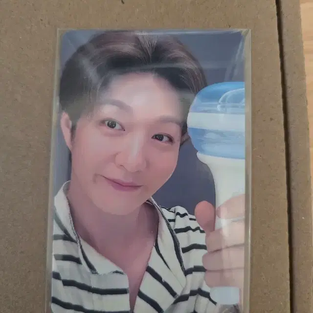 이창섭 응원봉 포카