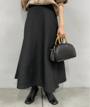 새상품급 라운지 드레스 퀼팅 플레어 스커트 블랙