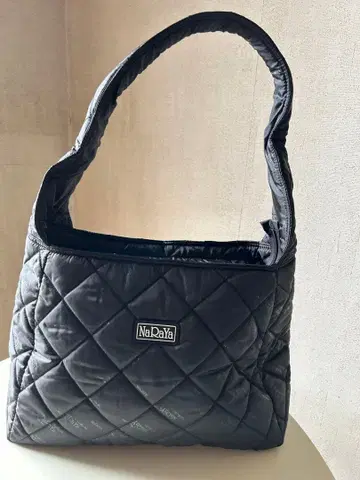 NaRaYa 발수성 블랙 숄더백