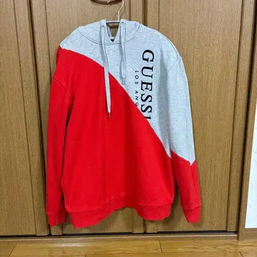 GUESS 그레이 레드 후드티 후드 부착