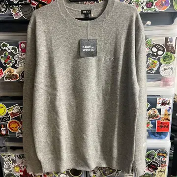 유니클로 x 카우스 캐시미어 100 크루넥 스웨터