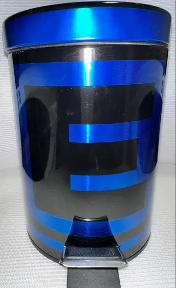 록맨 30주년 기념 쓰레기통 발 페달 포함 E캔