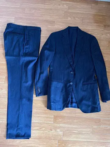 새상품급 투모로우랜드 남성용 수트 네이비 슬림 스트라이프 46