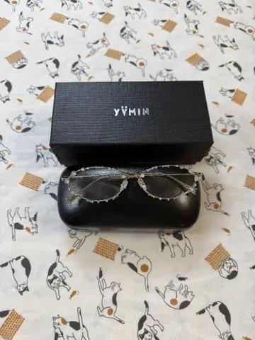 YVMIN 주얼 패치워크 메탈 프레임 주얼리 아이웨어