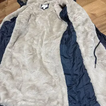 M&S 후드 부착 다운 자켓 사이즈 6 베이지/네이비