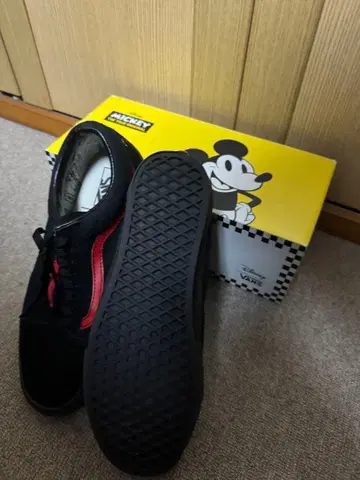 새상품급 Vans 미키마우스 콜라보 스니커즈 반스