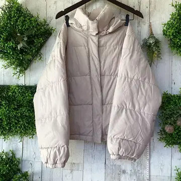 평평하게 놓음 가슴 너비 61 소매 폭 25