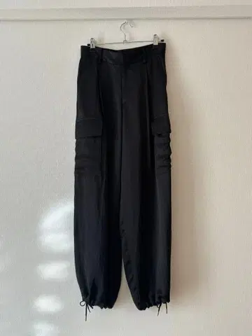 블랙 카고 팬츠 드로우 스트링 포함