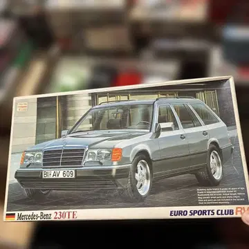 칭다오 Mercedes-Benz 230TE 1/24 프라모델