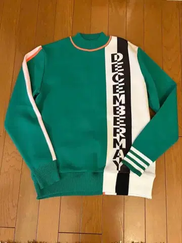 [ 새상품급 ] 디셈버 메이 로고 니트 스웨터 여성용 사이즈 1