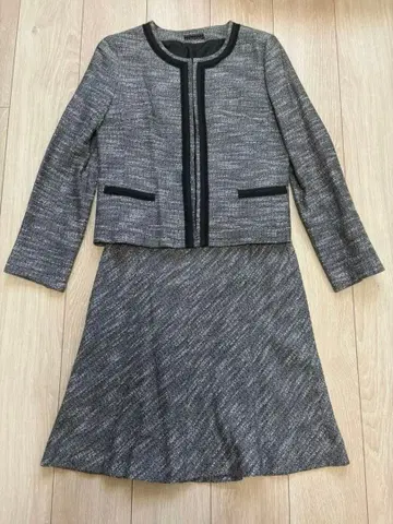 트위드풍 자켓과 머메이드 스커트 셋업