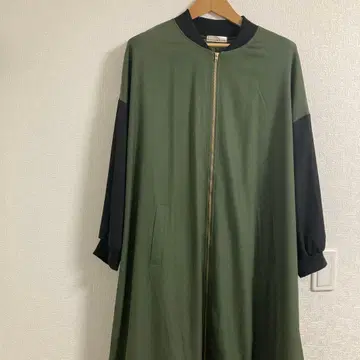 올리브 그린 집업 롱 자켓 FREE