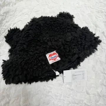 새상품 택 포함 BASICKS 베이시스 Bear Beanie 베어 비니