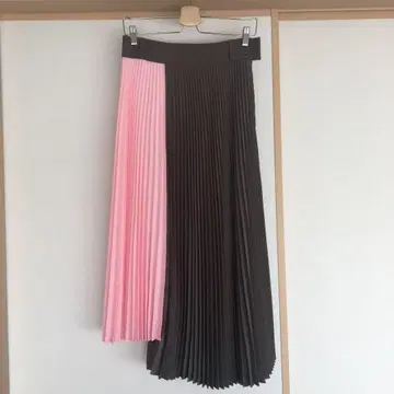 HYKE 하이크 플리츠 스커트