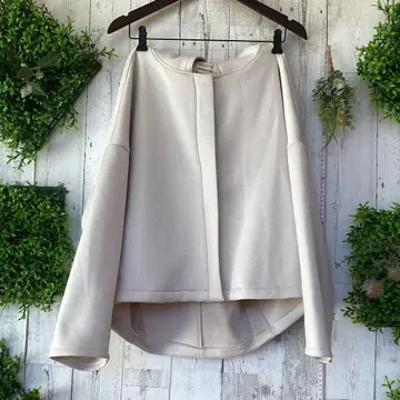 평평하게 놓았을 때 가슴 너비 57