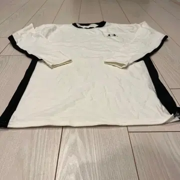 UNDER ARMOUR 긴팔 T셔츠 화이트 블랙