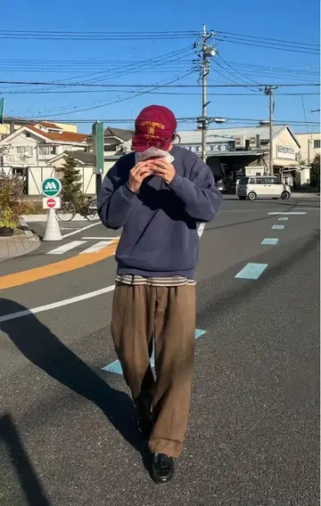 프룻 오브 더 룸 네이비 맨투맨