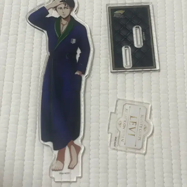 진격거 리바이 룸웨어 가운 아크릴 스탠드