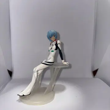 아야나미 레이 피규어 플러그수트