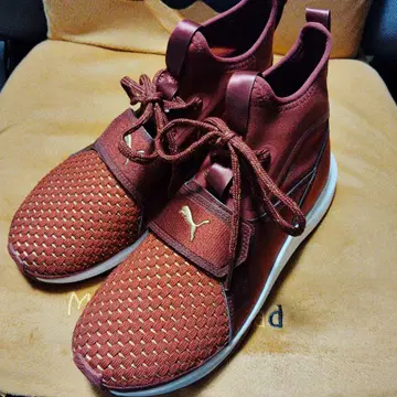 PUMA 메쉬 어퍼 레드 하이컷 스니커즈