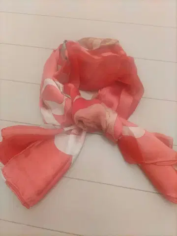 니나리치 스카프