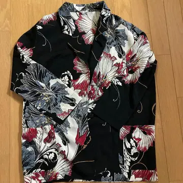 꽃무늬 긴팔 자켓 블랙 새상품급