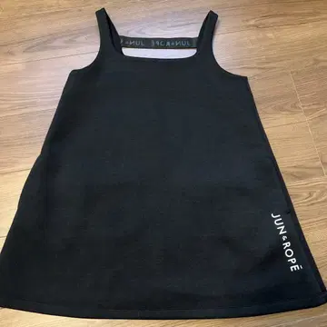 JUN & ROPE 슬리브리스 원피스 블랙