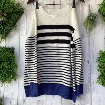 평평하게 놓았을 때 가슴 너비 56