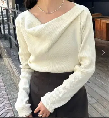 mystic 오프숄더 립 니트