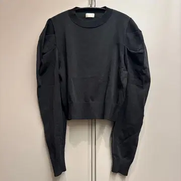 시뉴 cygne 블랙 크롭 니트 스웨터