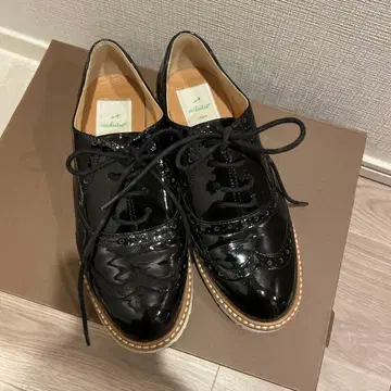 에나멜 신발 엔챈티드 약 22.5cm