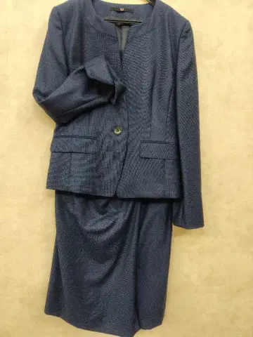 DAKS 네이비 노카라 스티치 수트