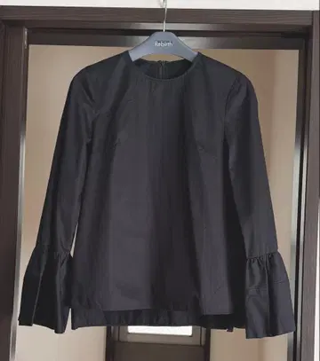 에스트네이션 플레어 소매 디자인 긴팔 셔츠