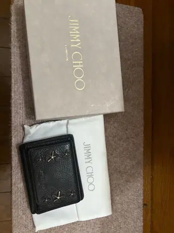 JIMMY CHOO 블랙 가죽 3단 폴더형 지갑