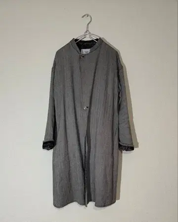 유니버셜 헤링본 코트