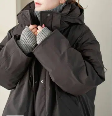 새상품 피크 2WAY 발수 다운 하프 코트 블랙